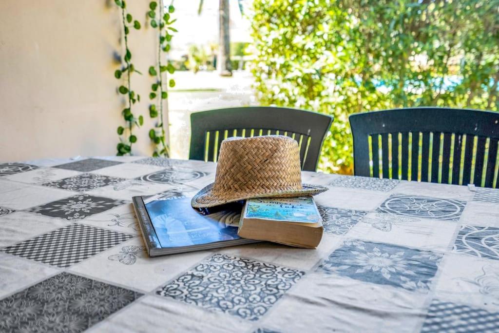 La Isla Casa Barnaby Villa Platja de Larenal ภายนอก รูปภาพ
