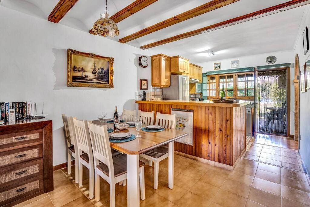 La Isla Casa Barnaby Villa Platja de Larenal ภายนอก รูปภาพ